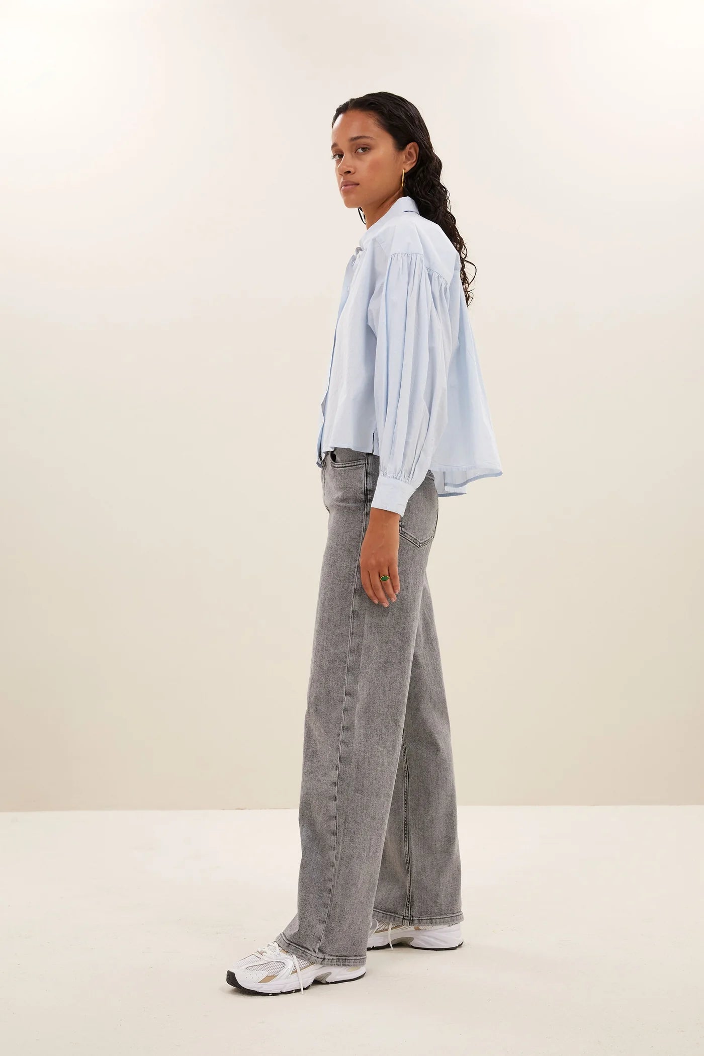 SARAH SHORT CHAMBRAY BLOUSE - light blue