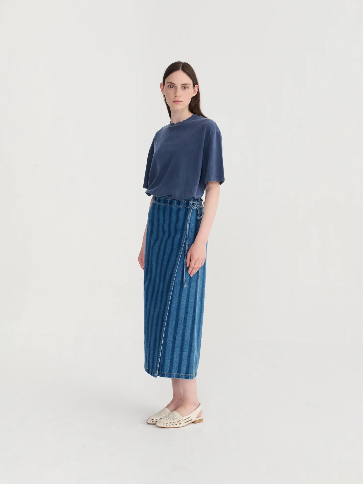 denim_skirt_with_stripes